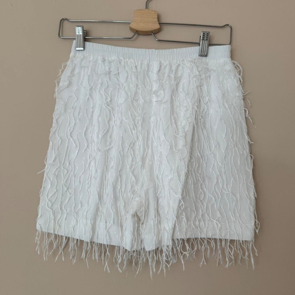 & Other Stories Capsule Fringe Shorts – Textured Ivory